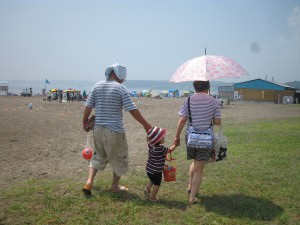 夏だ！海だ！！ツバメだーー！！！